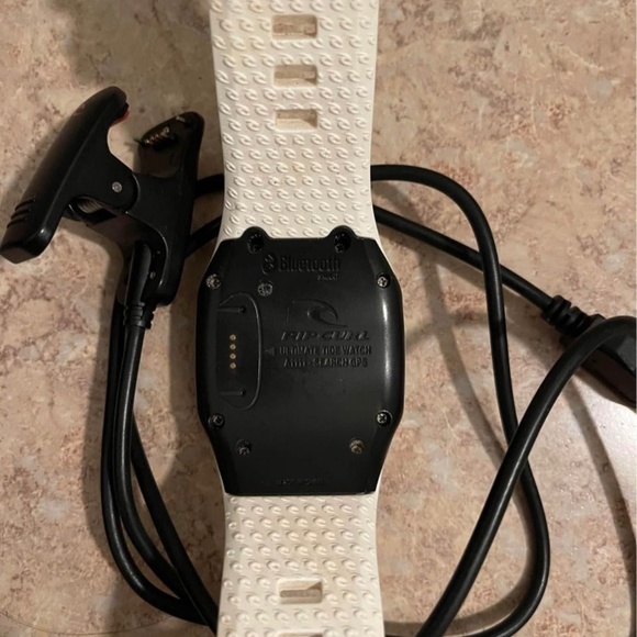 Rip Curl 1st Gen GPS Watch - Picture 3 of 3